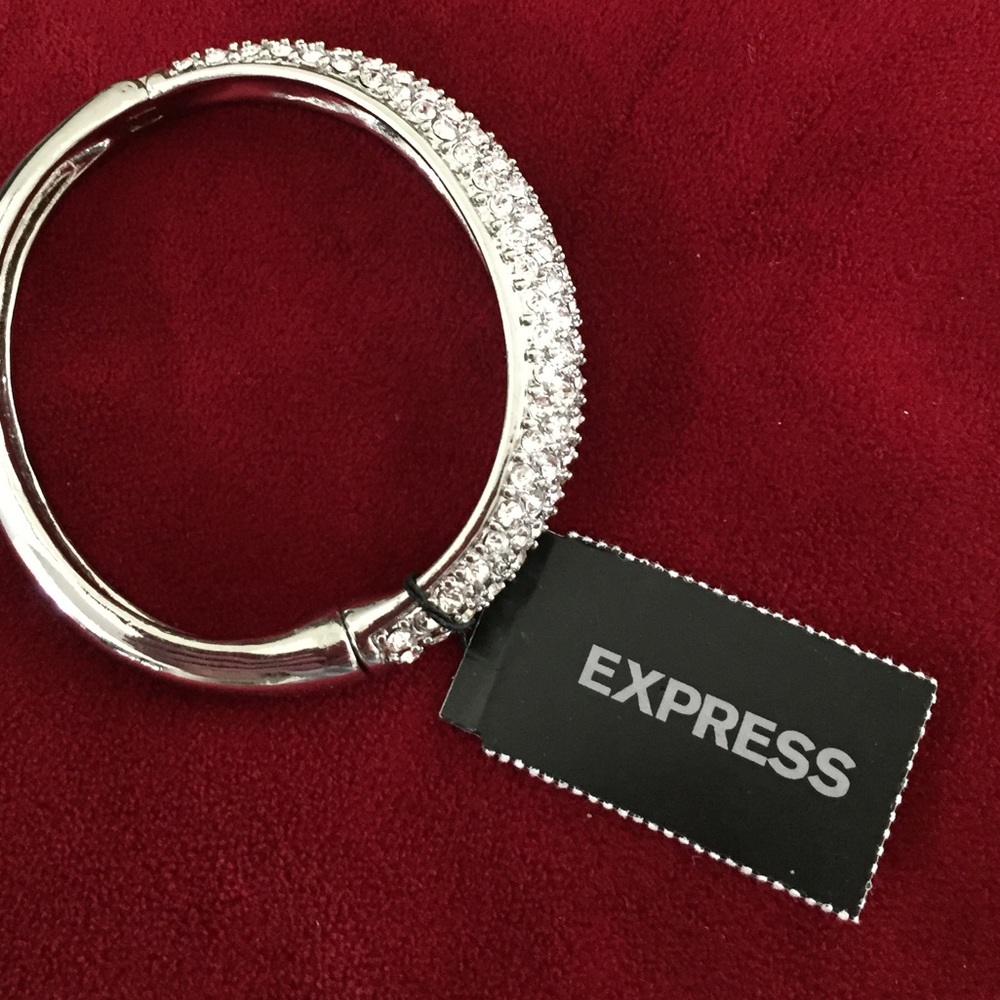 **NEW** Crystal Bangle Bracelet